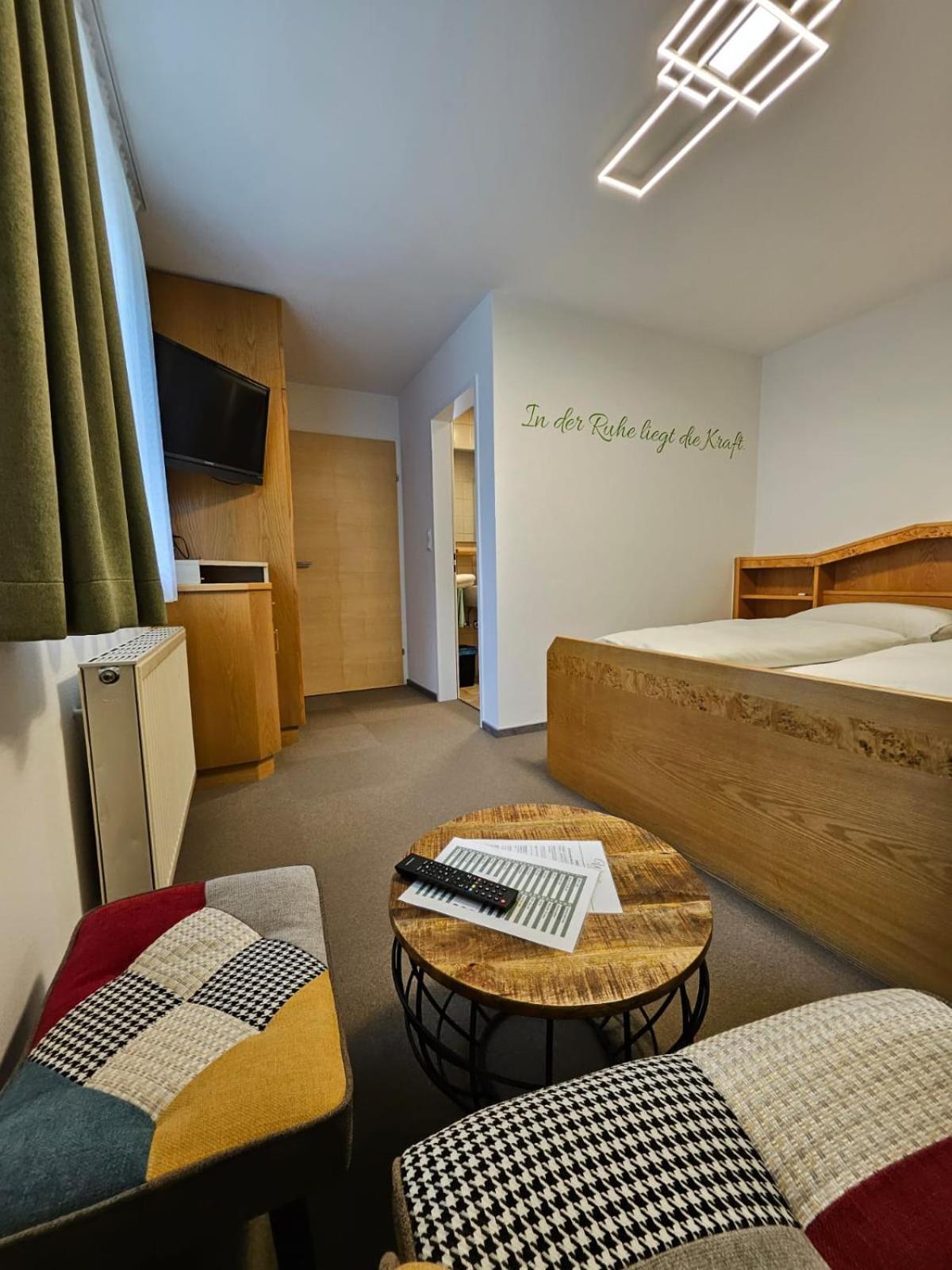 Genussgasthof Willenshofer Sankt Kathrein am Hauenstein Room photo